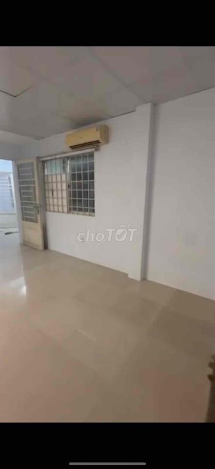Cho thuê phòng 104 Cao Lỗ P4 Q8  giờ giấc tự do  , có ban công, mặt ti