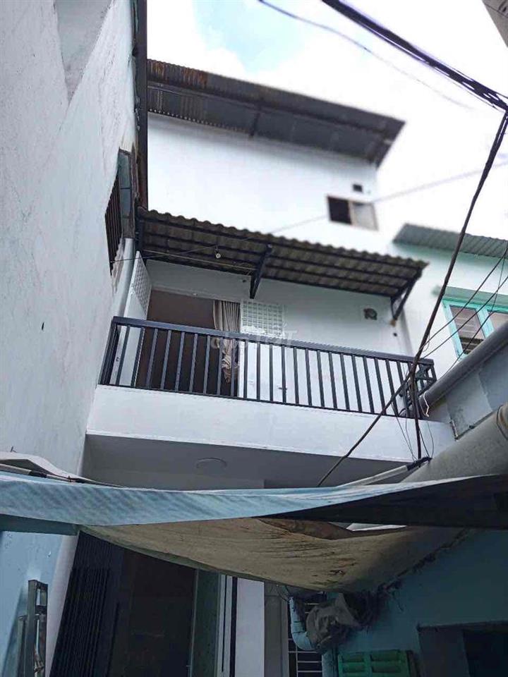 Nhà gần mặt tiền Hưng Phú