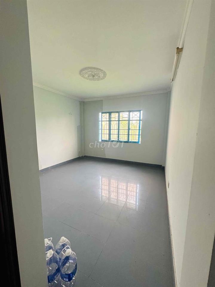 CHO THUÊ PHÒNG TRỐNG KHÔNG NỘI THẤT - TẠ QUANG BỬU Q8