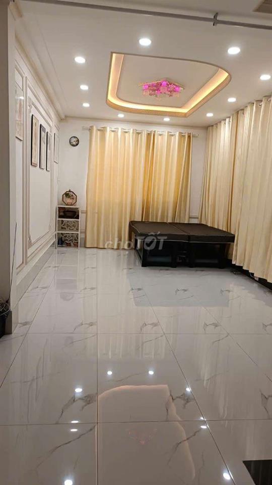 CẦN 1 BẠN Ở GHÉP TẦNG LỮNG 