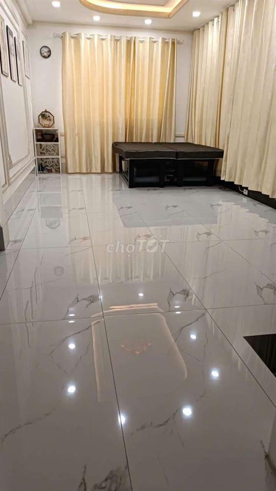 CẦN 1 BẠN Ở GHÉP TẦNG LỮNG 