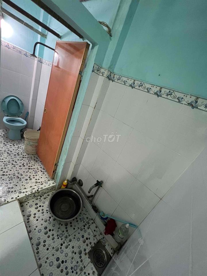 cho thuê phòng giá rẻ yên tĩnh P phú định (p14 cũ)
