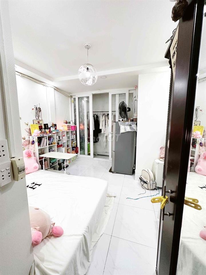 cần 1 bạn nữ,ở ghép 2tr6 bao hết chi phí ,phog 2 ng,bao cả nước giặc.h