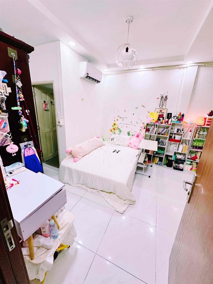 cần 1 bạn nữ,ở ghép 2tr6 bao hết chi phí ,phog 2 ng,bao cả nước giặc.h