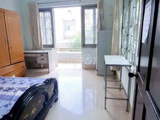 Phòng Ban Công Của Sổ