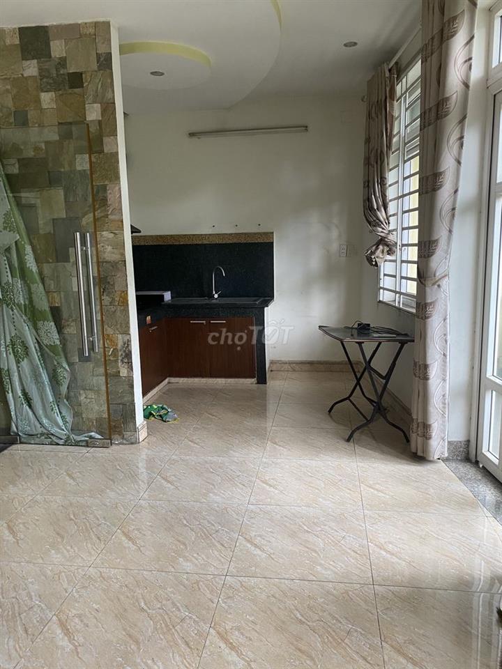 Phòng cao cấp đầy đủ tiện nghi gần trường ĐH Ngoại Thương