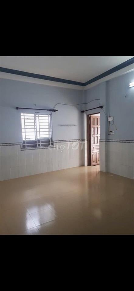 Phòng trọ rộng đẹp Dương Bá Trạc, tollet, lối đi riêng, có ban công.