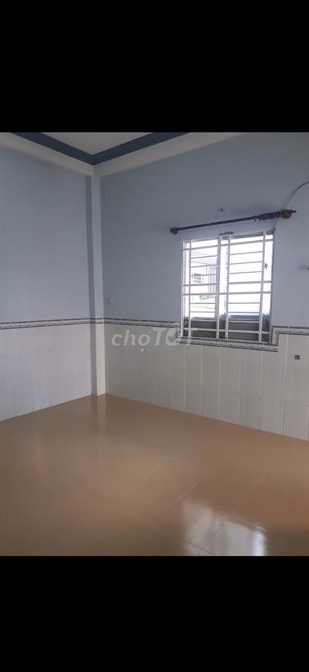 Phòng trọ rộng đẹp Dương Bá Trạc, tollet, lối đi riêng, có ban công.
