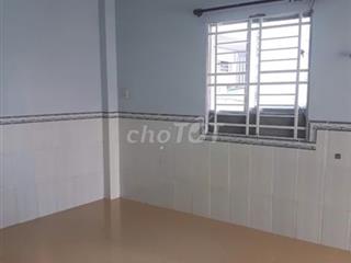 Phòng trọ rộng đẹp Dương Bá Trạc, tollet, lối đi riêng, có ban công.