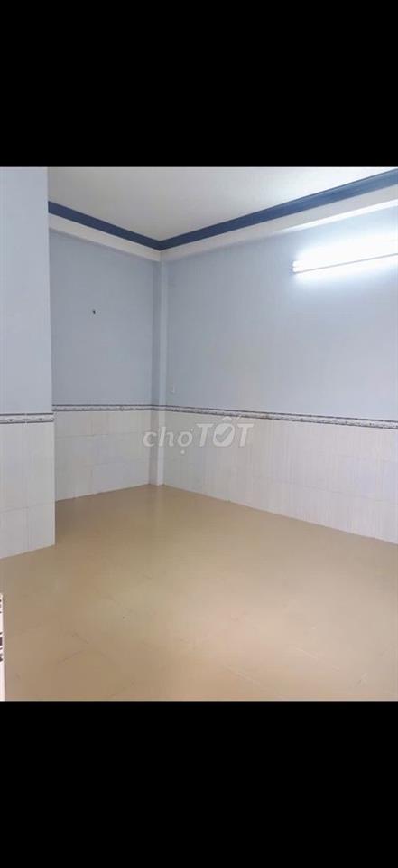 Phòng trọ rộng đẹp Dương Bá Trạc, tollet, lối đi riêng, có ban công.