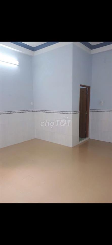 Phòng trọ rộng đẹp Dương Bá Trạc, tollet, lối đi riêng, có ban công.