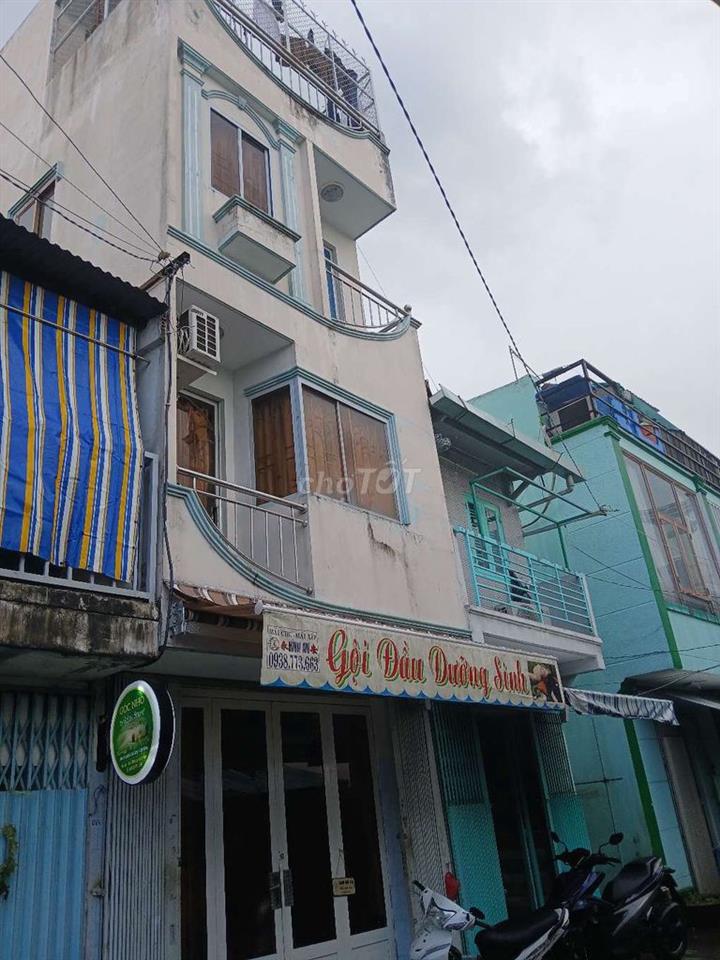 sang tiêm gội đầu