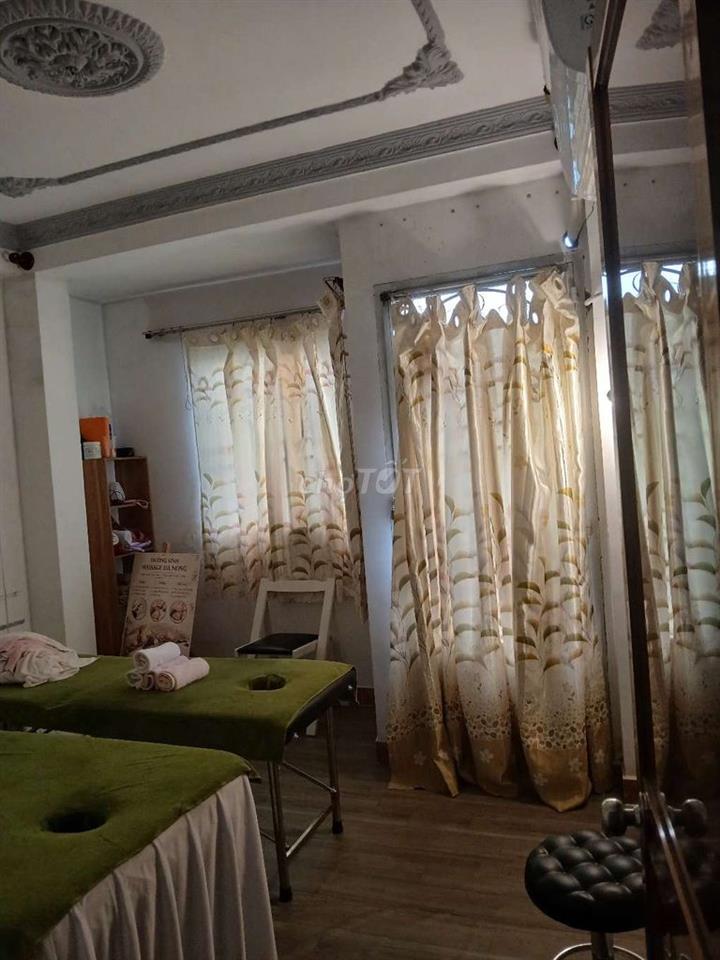sang tiêm gội đầu