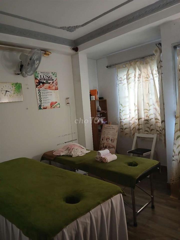 sang tiêm gội đầu