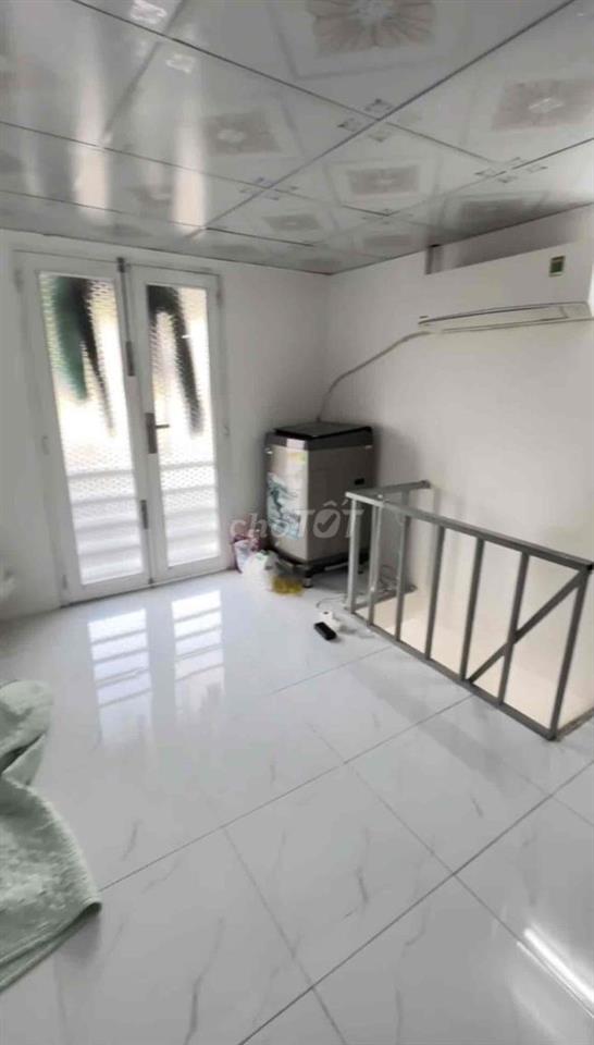NHÀ VÔ Ở LIỀN
