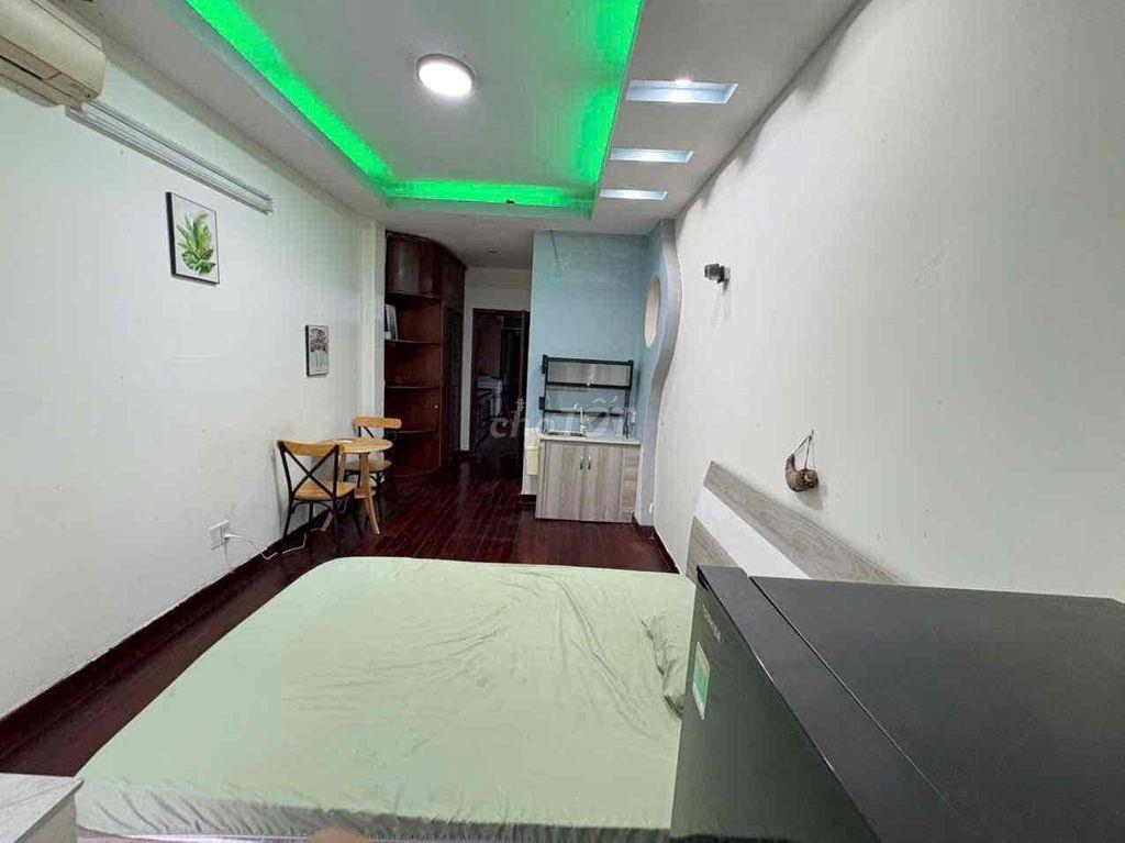 🆘 [Quận 10] - CHDV FULL NỘI THẤT BAN CÔNG KHU BẮC HẢI - MẶT TIỀN ĐƯỜNG