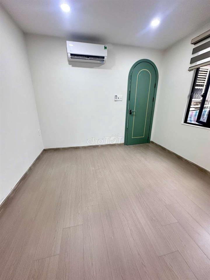 cần cho thuê căn hộ lầu 1 , 36m gia 7 triêu tháng