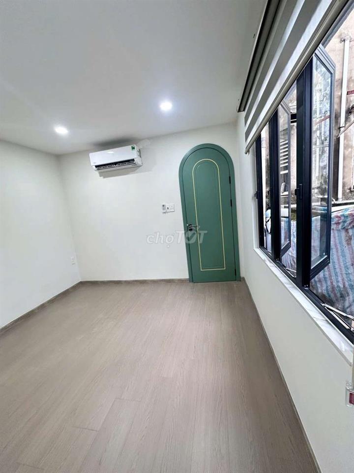 cần cho thuê căn hộ lầu 1 , 36m gia 7 triêu tháng