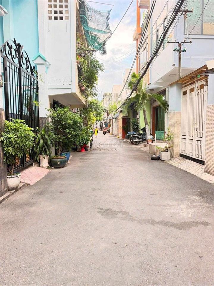 cần cho thuê căn hộ lầu 1 , 36m gia 7 triêu tháng