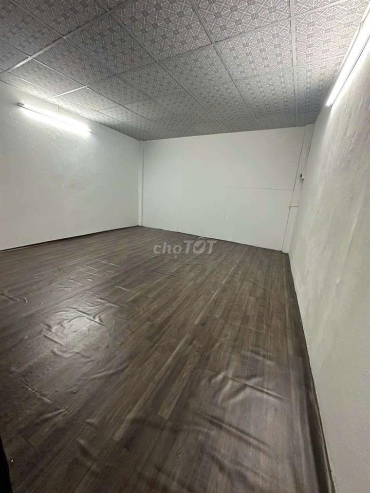cho thuê nhà 888/67/24 lạc long quân  sử dụng 120m 3pn 3wc gia 11 tr 