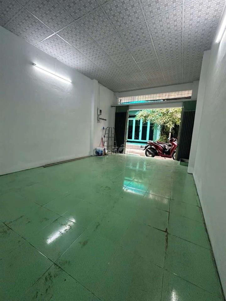 cho thuê nhà 888/67/24 lạc long quân  sử dụng 120m 3pn 3wc gia 11 tr 