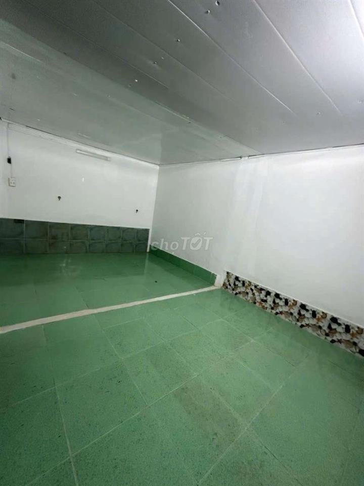 cho thuê nhà 888/67/24 lạc long quân  sử dụng 120m 3pn 3wc gia 11 tr 