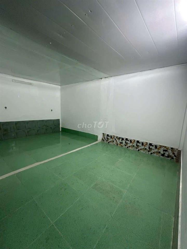 cho thuê nhà 888/67/24 lạc long quân  sử dụng 120m 3pn 3wc gia 11 tr 
