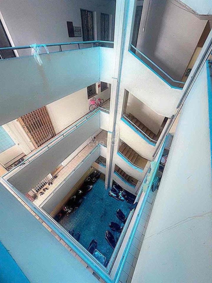 Chung cư thang máy ,sổ hồng riêng lâu dài. 2 pn, 2 wc