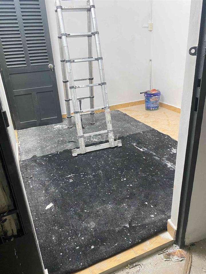 Chung cư thang máy ,sổ hồng riêng lâu dài. 2 pn, 2 wc