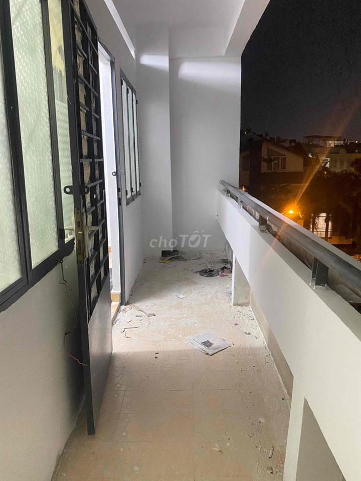 Chung cư thang máy ,sổ hồng riêng lâu dài. 2 pn, 2 wc