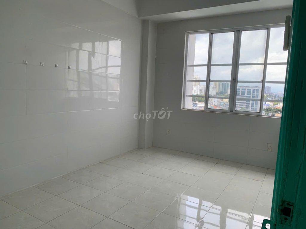 Bán căn hộ Bàu Cát 2 Tân Bình - lầu 2, 2PN 1WC  giá 2,4 tỷ VNĐ