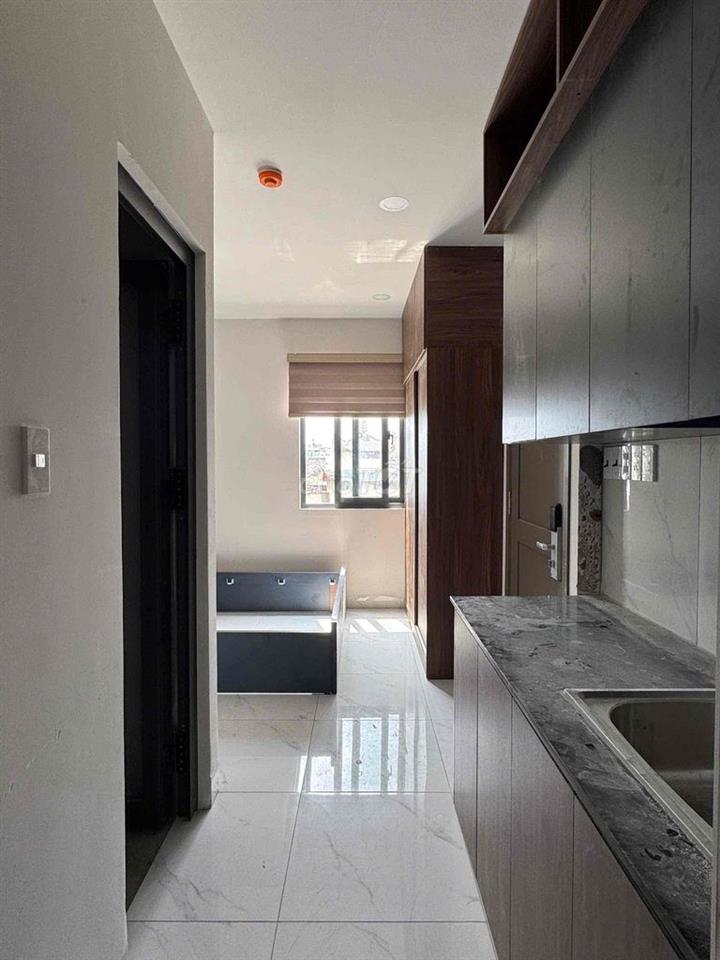 PASS LẠI PHÒNG - STUDIO TRỆT SÂN VƯỜN ngay ĐẦM SEN - THANG MÁY, HẦM XE
