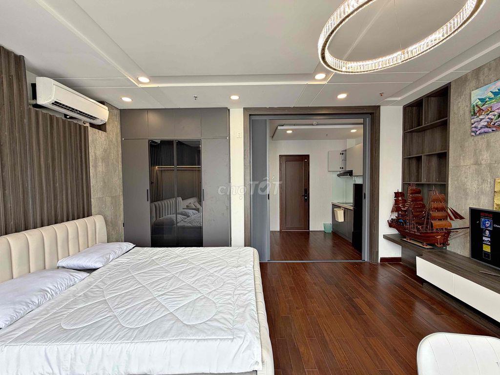 Phòng Luxury Tách Bếp, Ban Công Ngay Sân Bay - Bạch Đằng - Hồng Hà