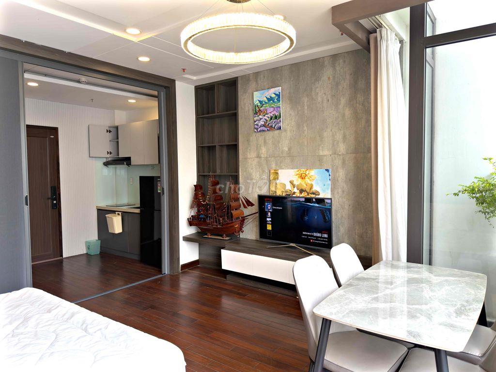 Phòng Luxury Tách Bếp, Ban Công Ngay Sân Bay - Bạch Đằng - Hồng Hà