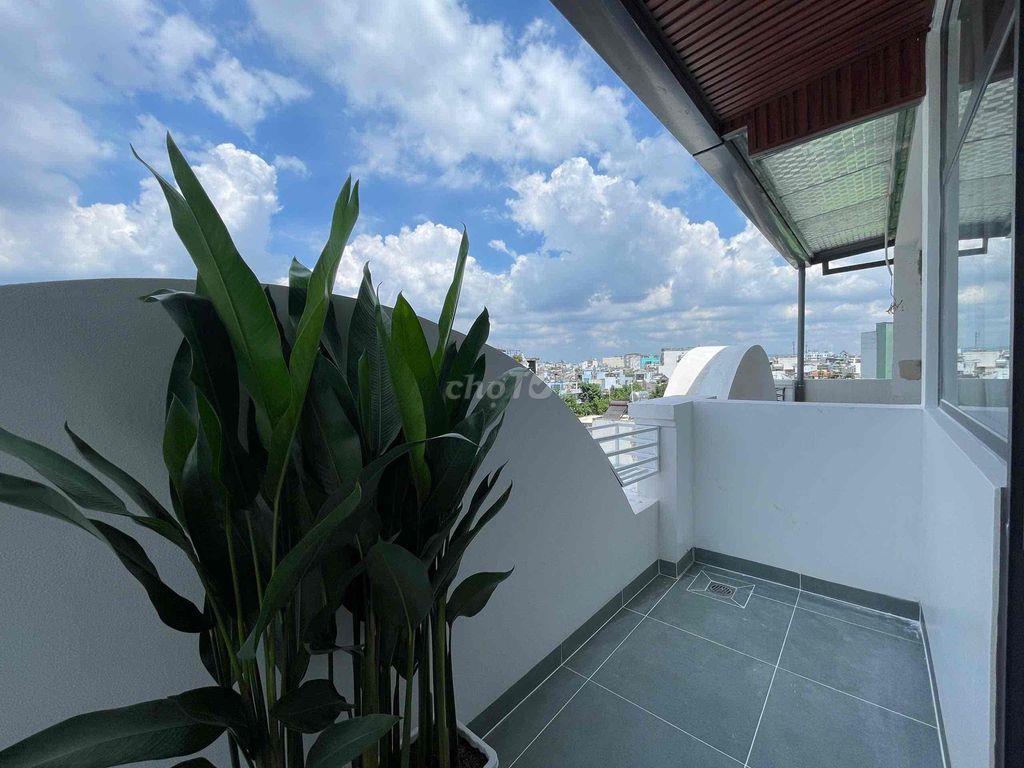 Studio Cửa Sổ Trời Full Nội Thất Có Bếp Từ  Ngay Phạm Văn Bạch