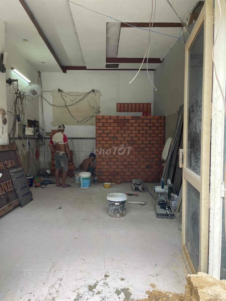 mặt bàng kinh doanh ngay trung tâm bàu các