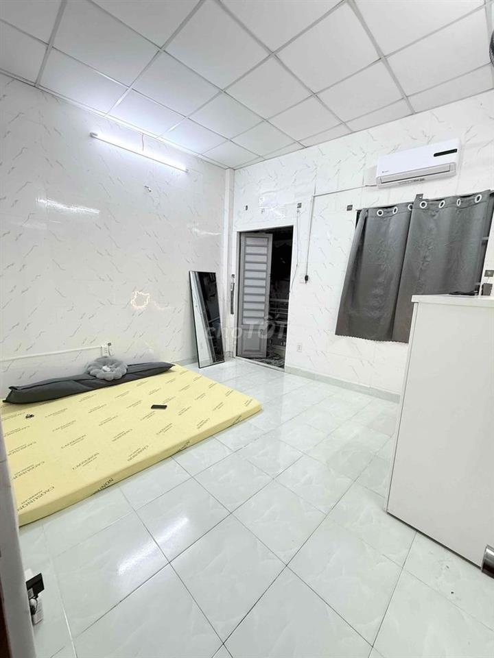 Cho thuê phòng có ban công thoáng tại Ni Sư Huỳnh Liên giá 3tr399