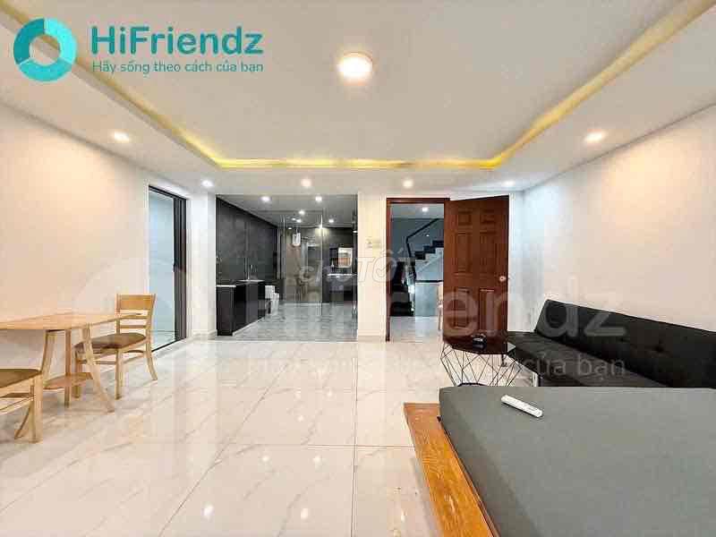 Căn hộ Studio ban công 55m2 khu vực: Sát sân bay - CV Hoàng Văn Thụ.