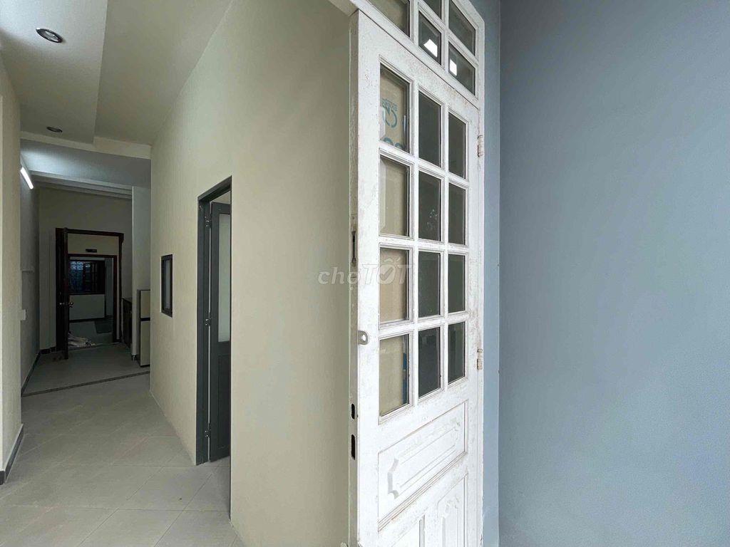 Căn hộ 60m2, 2PN, 8tr khu vực: Sát sân bay - CV Hoàng Văn Thụ.