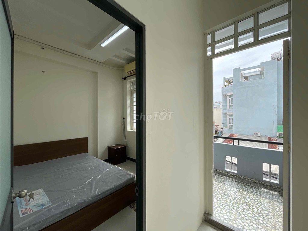Căn hộ 60m2, 2PN, 8tr khu vực: Sát sân bay - CV Hoàng Văn Thụ.