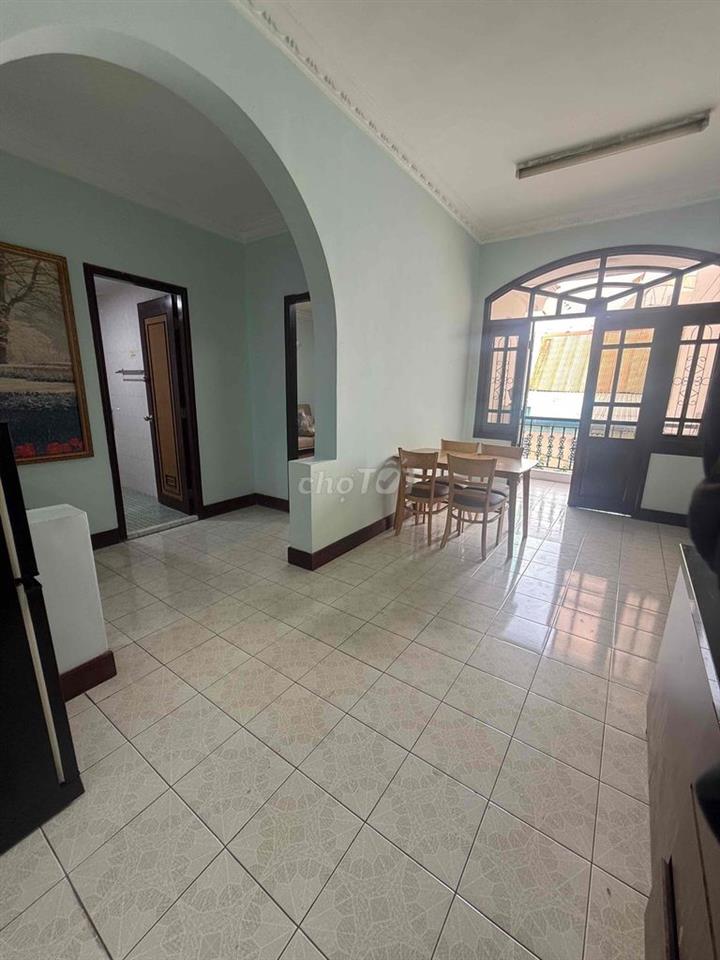 penthuose 200m2 siêu rộng khu vực: Sát sân bay - CV Hoàng Văn Thụ.