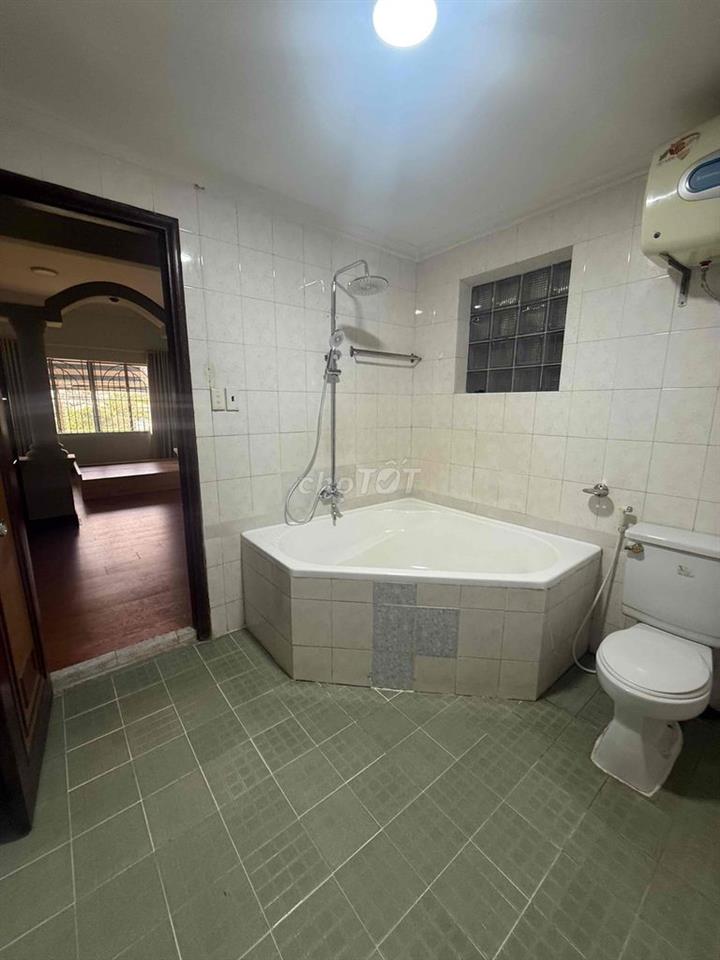 penthuose 200m2 siêu rộng khu vực: Sát sân bay - CV Hoàng Văn Thụ.