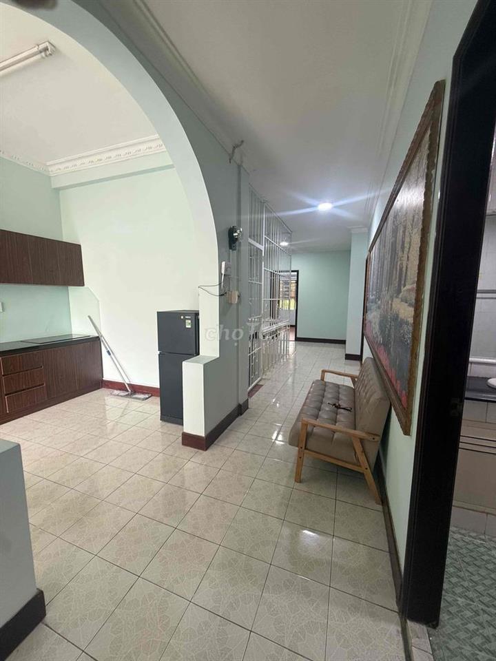 penthuose 200m2 siêu rộng khu vực: Sát sân bay - CV Hoàng Văn Thụ.