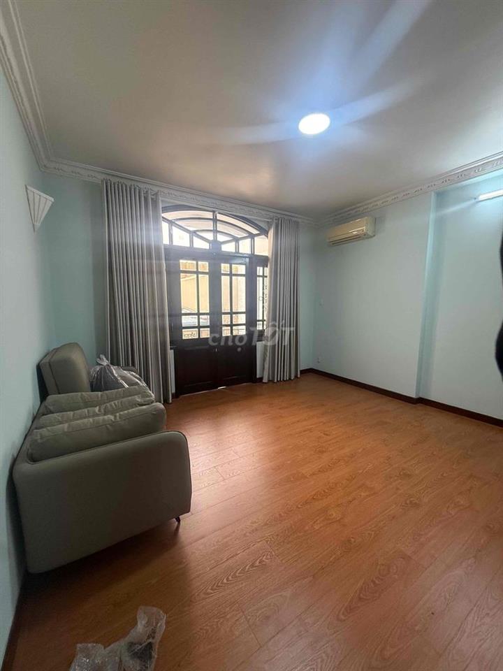 penthuose 200m2 siêu rộng khu vực: Sát sân bay - CV Hoàng Văn Thụ.