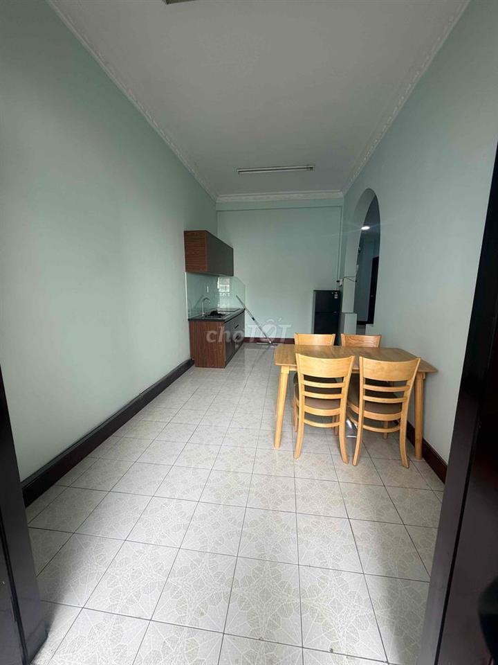penthuose 200m2 siêu rộng khu vực: Sát sân bay - CV Hoàng Văn Thụ.