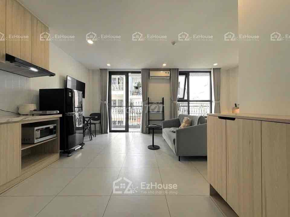 cho thuê căn studio ban công ngay luỹ bán bích -  vườn lài gần chợ