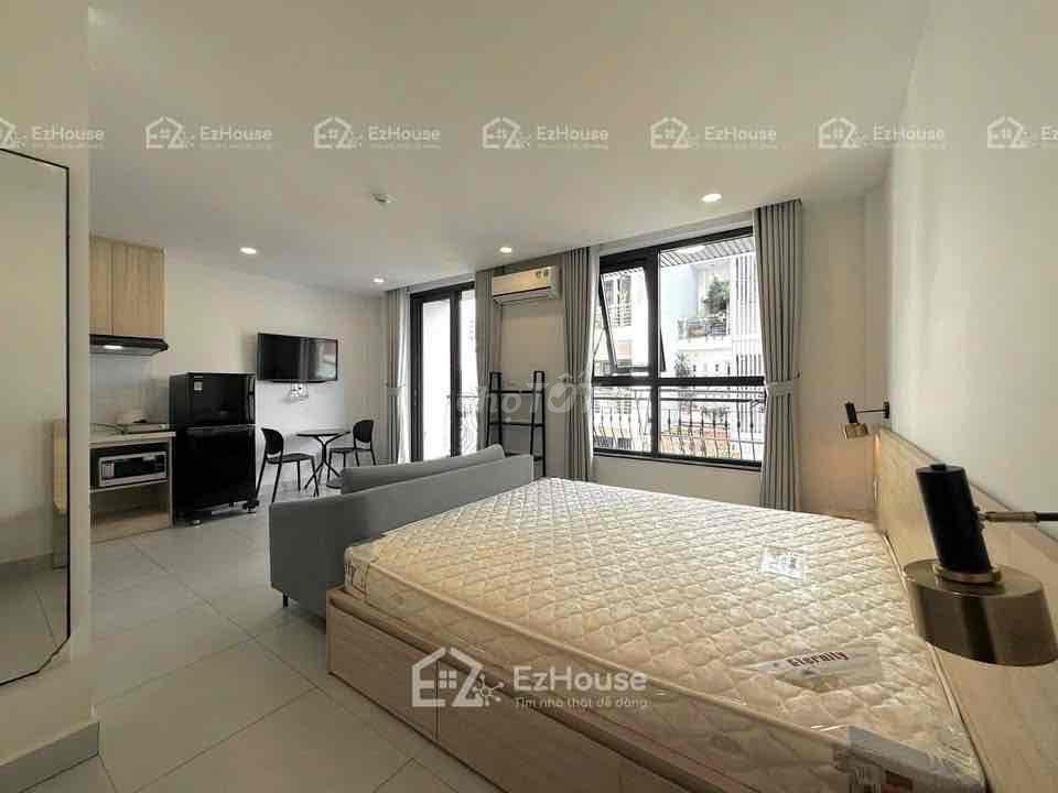 cho thuê căn studio ban công ngay luỹ bán bích -  vườn lài gần chợ