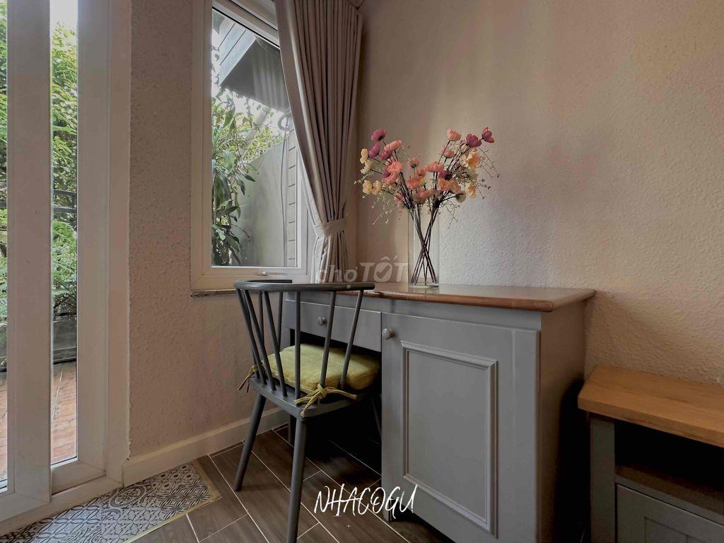cho thuê căn hộ studio ban công - rộng 40m2 - style cổ điển