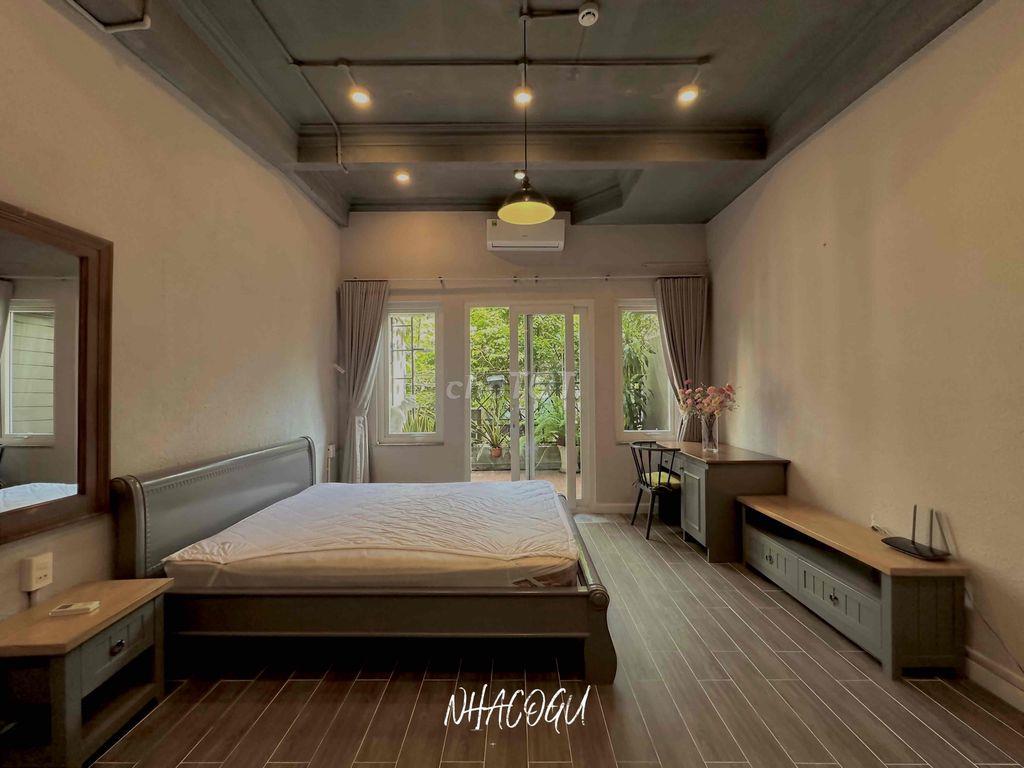 cho thuê căn hộ studio ban công - rộng 40m2 - style cổ điển