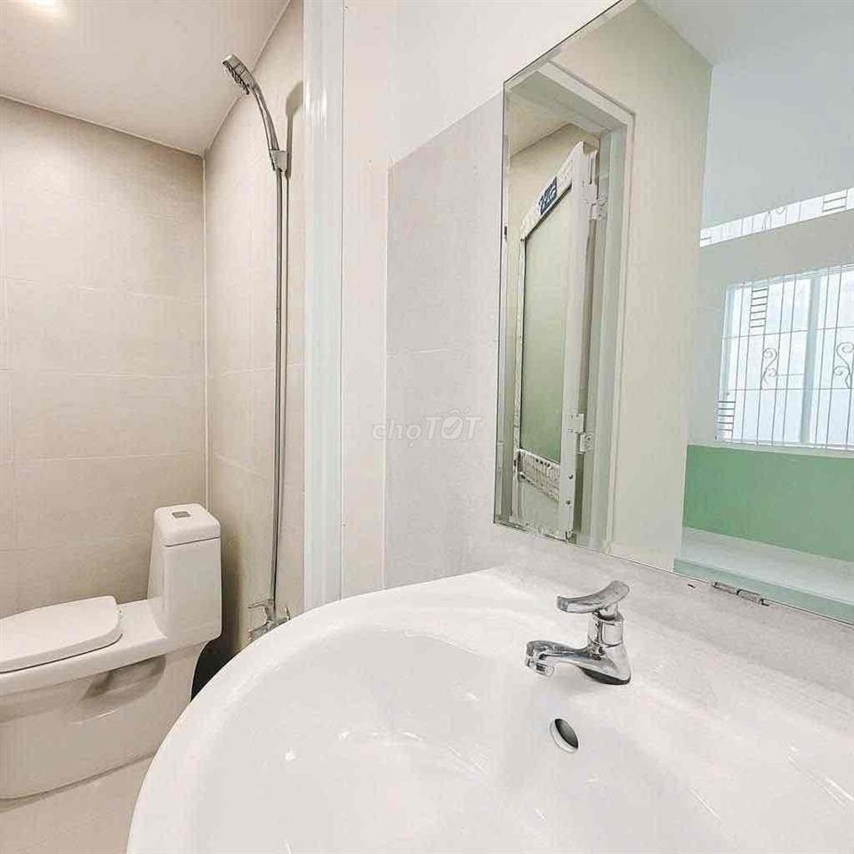 DUPLEX BAN CÔNG FULL NỘI THẤT NGAY TÂN SƠN NHÌ , TÂN PHÚ - CỬA SỔ LỚN